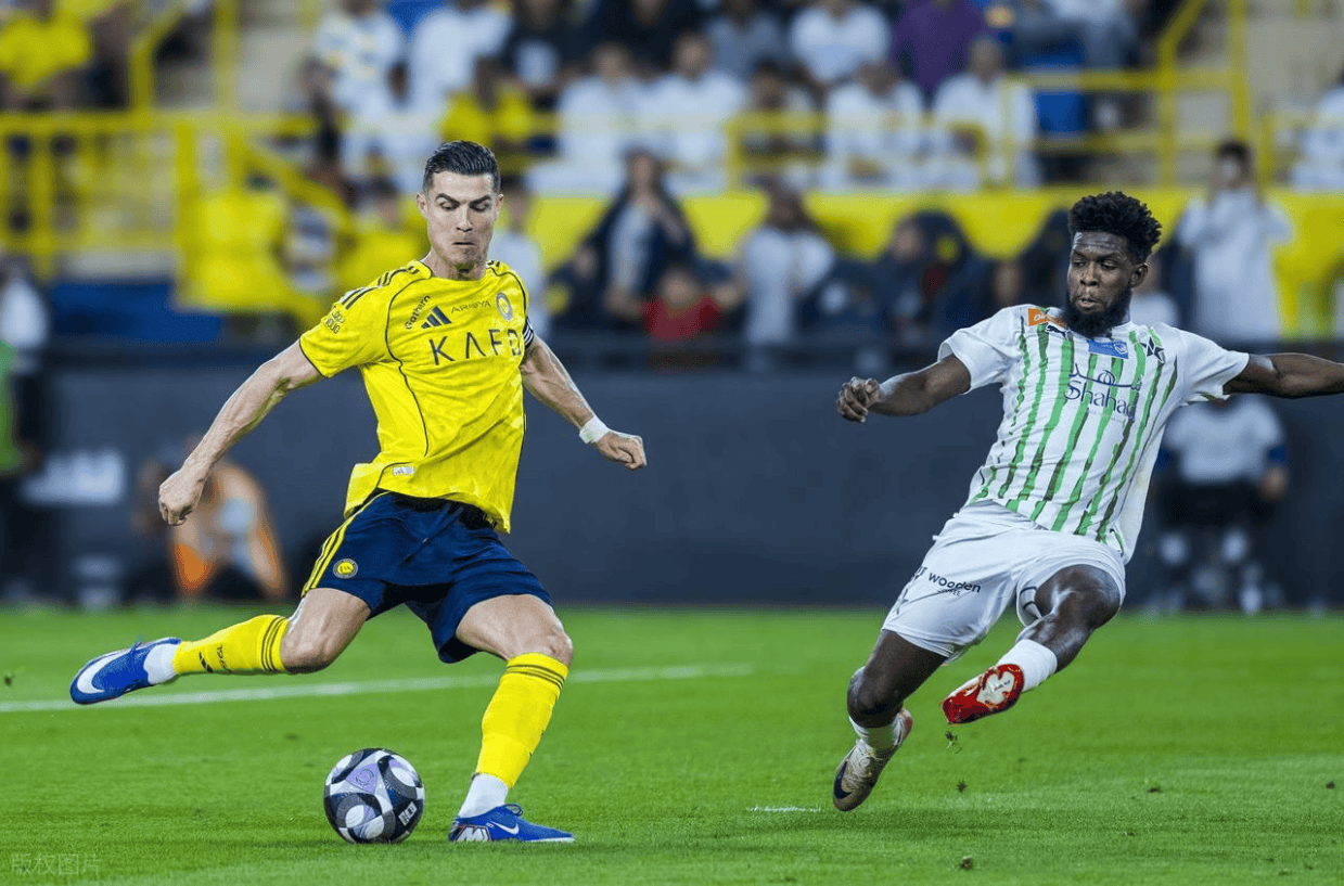 官方终于低头！C罗阿拉冠6球正式计入， 967球创历史新纪录！